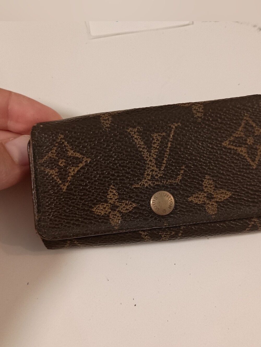 Authentic Louis Vuitton Monogram 4-Key Holder Wallet / Key Pouch